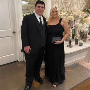 STUNNING! One Shoulder Adrianna Pappell Tiered Chiffon Gown in BLACK Size 16